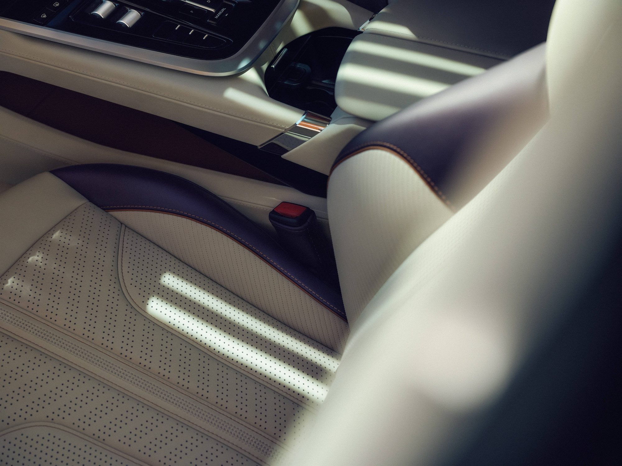 Detalle de la tapicería del Aston Martin DBX GT