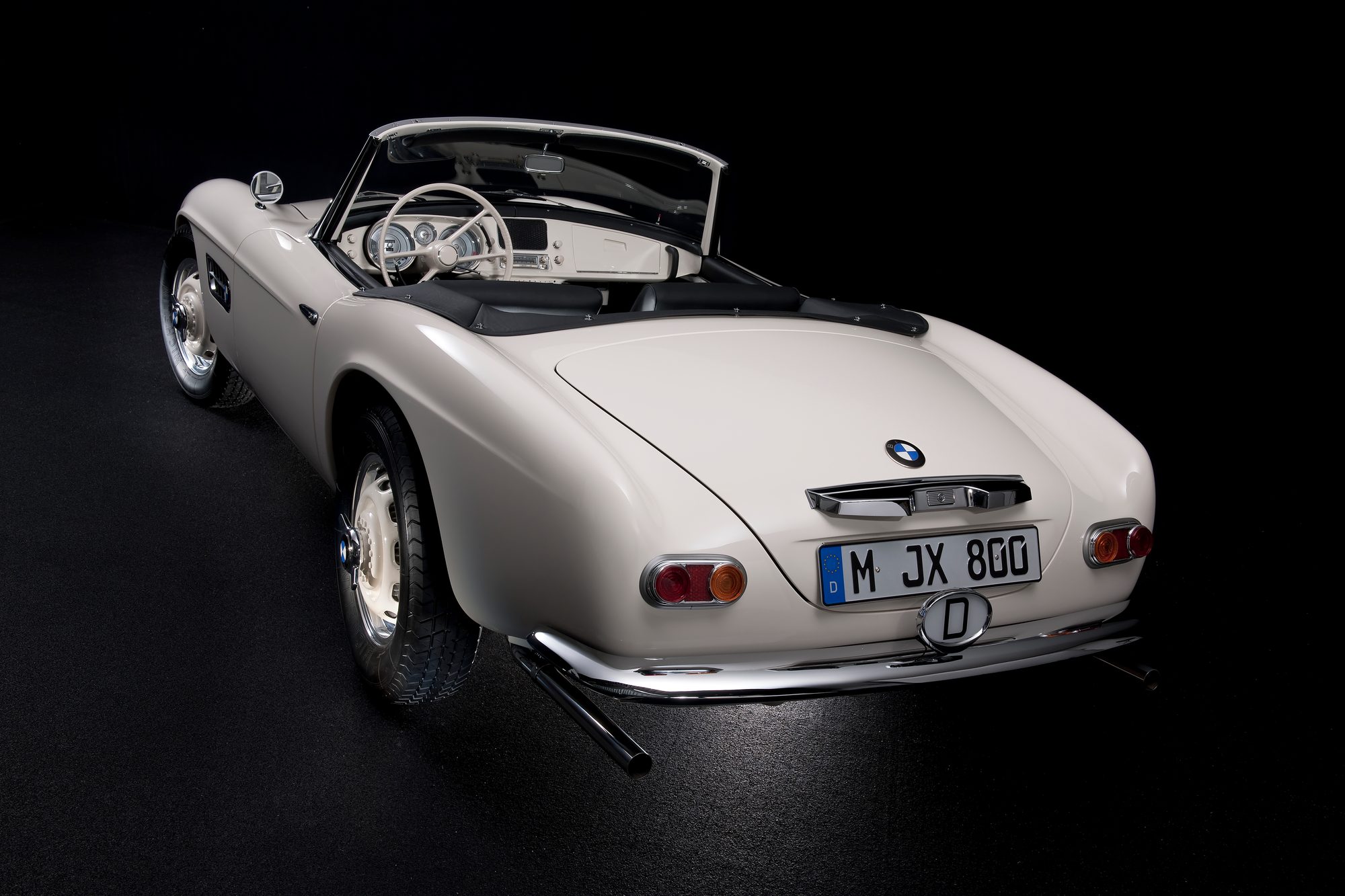 BMW 507 restaurado que perteneció a Elvis Presley, zaga con matrícula M JX 800