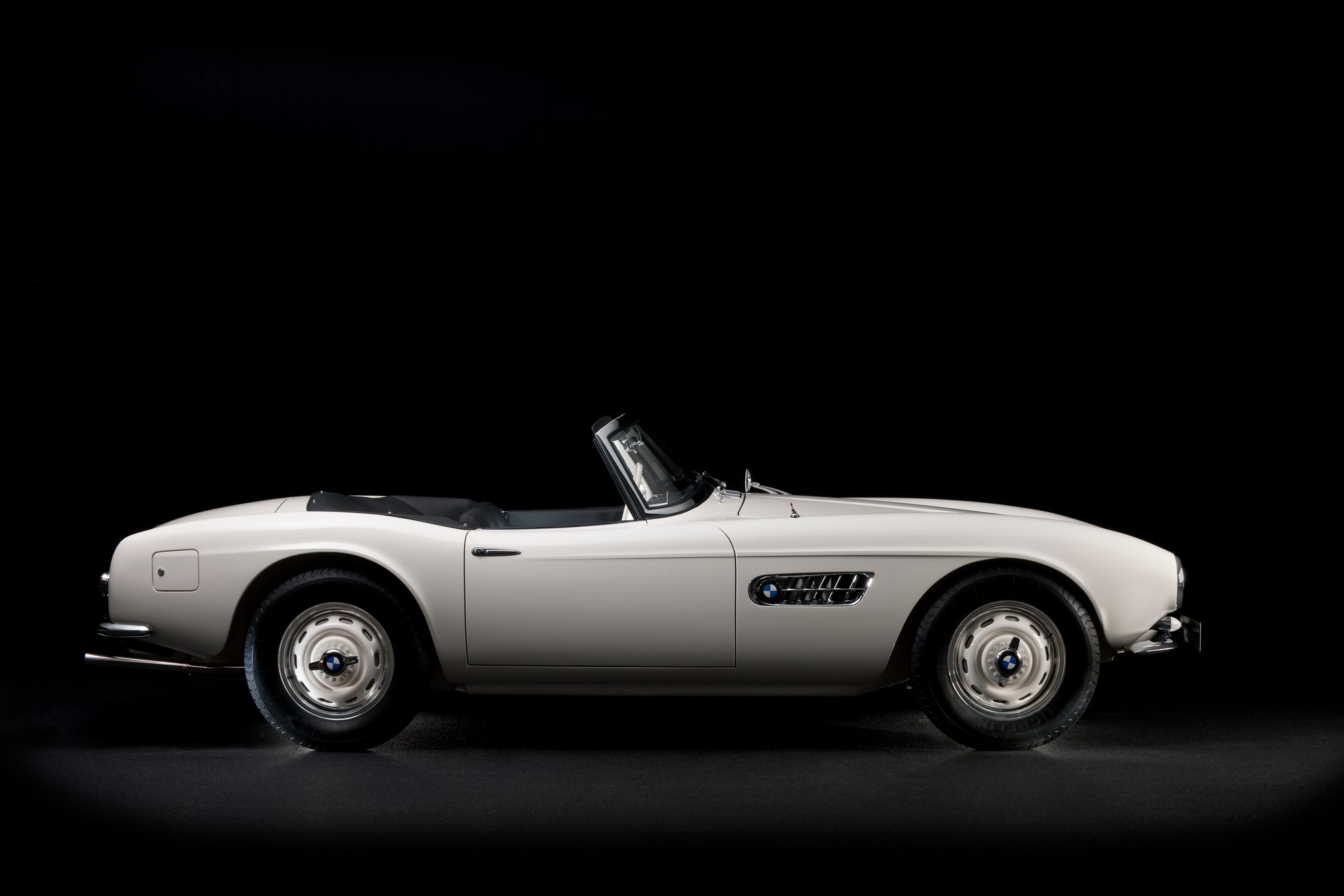 Perfil del BMW 507 restaurado que perteneció a Elvis Presley