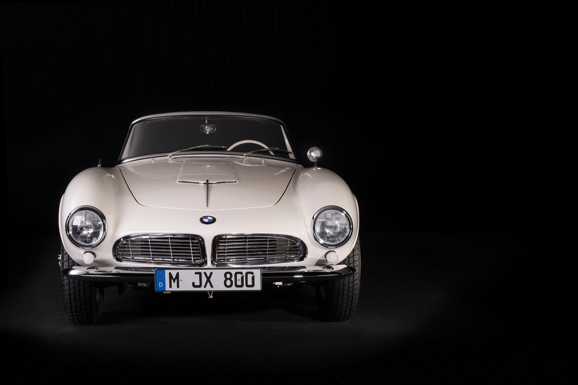 Frontal del BMW 507 restaurado que perteneció a Elvis Presley con su parrilla de doble riñón