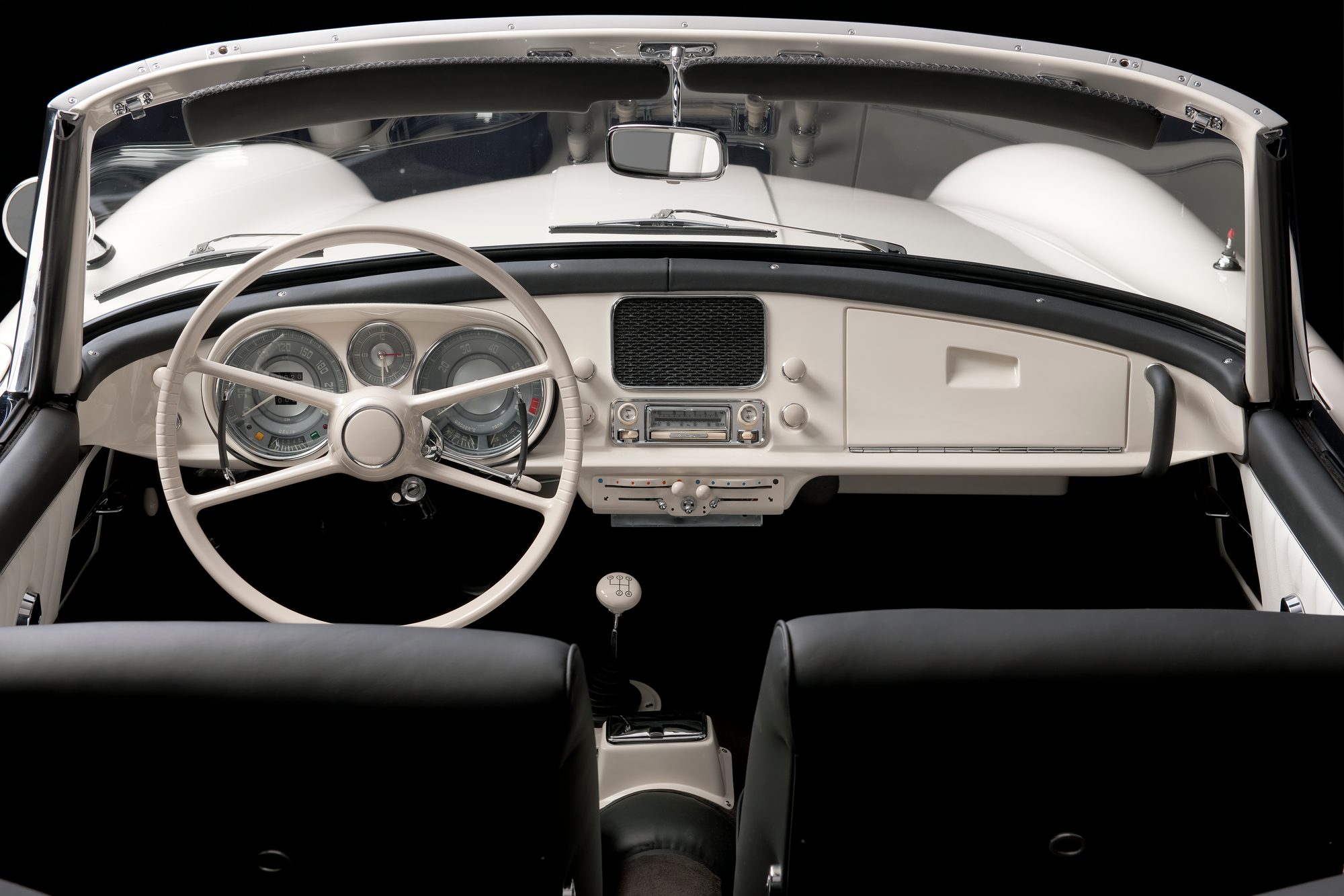 Tablero y volante blanco del BMW 507