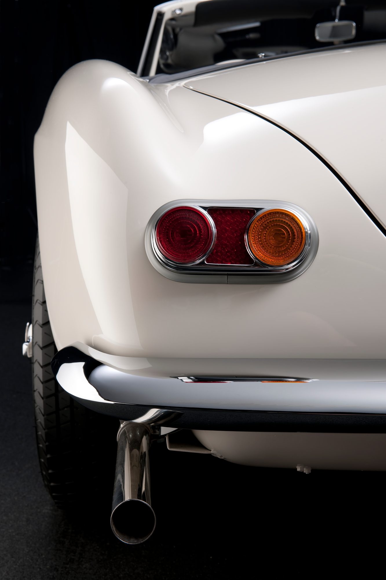 Detalle trasero del BMW 507 con piloto y escape