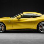 Perfil lateral del Ferrari Amalfi amarillo