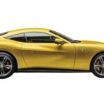 Ferrari Amalfi amarillo de perfil sobre fondo blanco