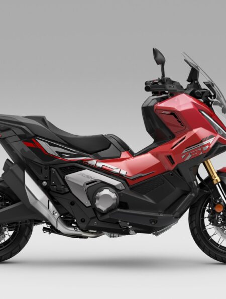 Perfil de la Honda X-ADV 2027 roja