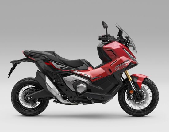 Perfil de la Honda X-ADV 2027 roja