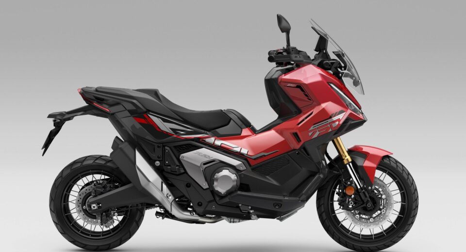 Perfil de la Honda X-ADV 2027 roja