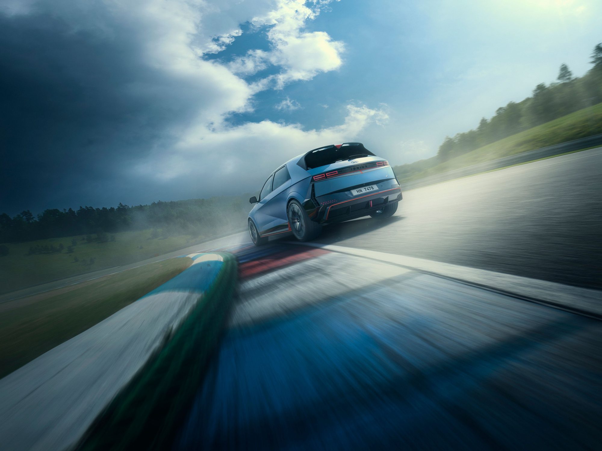 Hyundai IONIQ 5 N en circuito, vista trasera