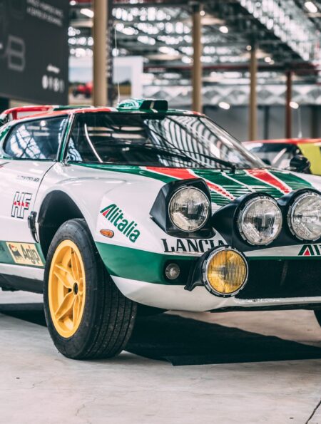 Lancia Stratos Grupo 4 con decoración Alitalia en una exhibición
